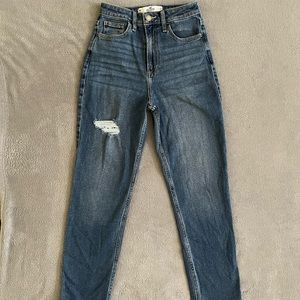 Hollister Curvy Ultra High-Rise Vintage Straight Jeans Size 0R